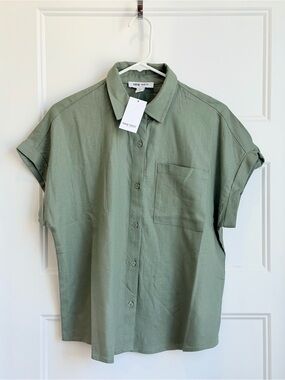 Nine West Olive Short-Sleeve Button-Front Shirt